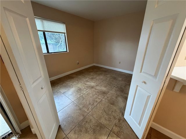 2140 Pinetop Lane 101, Las Vegas, NV 89119