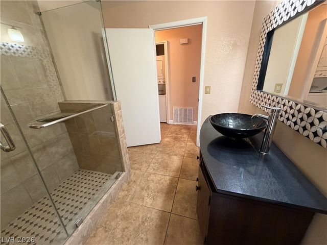 2140 Pinetop Lane 101, Las Vegas, NV 89119