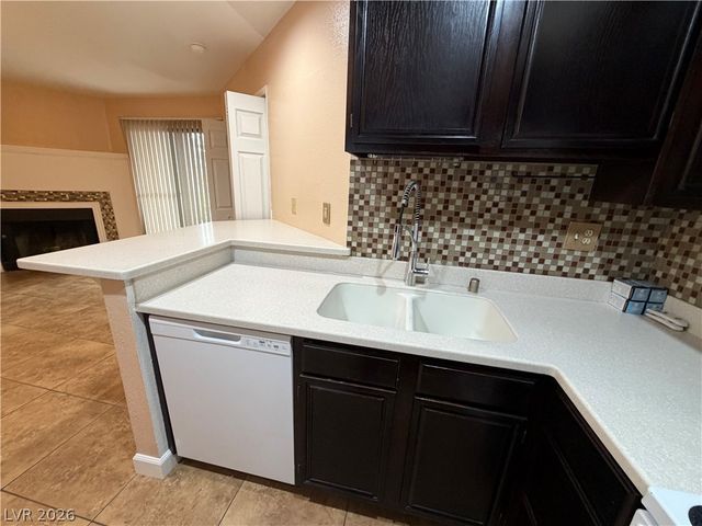 2140 Pinetop Lane 101, Las Vegas, NV 89119