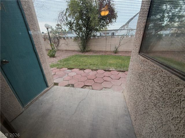 2140 Pinetop Lane 101, Las Vegas, NV 89119