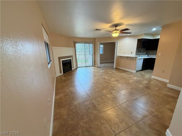 2140 Pinetop Lane 101, Las Vegas, NV 89119