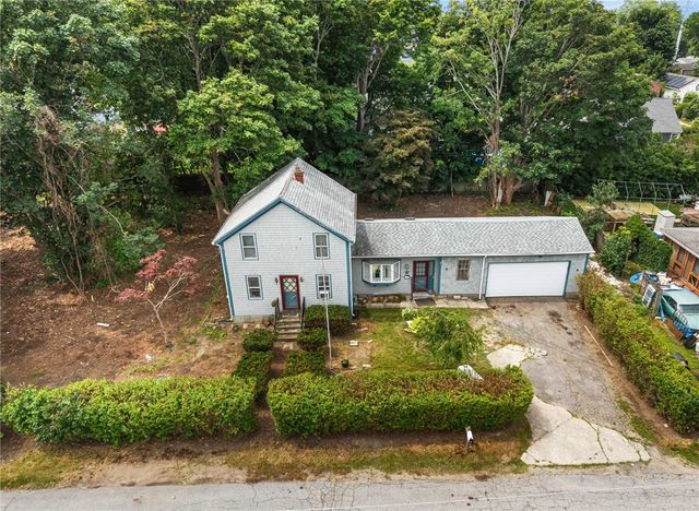 12 Robert Avenue, Portsmouth, RI 02871