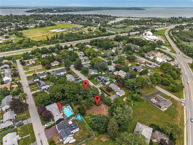 12 Robert Avenue, Portsmouth, RI 02871