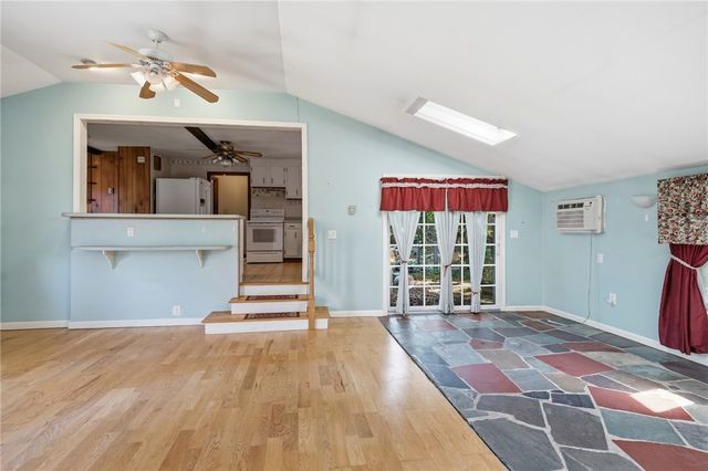 12 Robert Avenue, Portsmouth, RI 02871