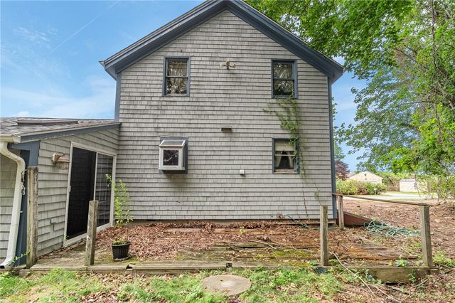 12 Robert Avenue, Portsmouth, RI 02871