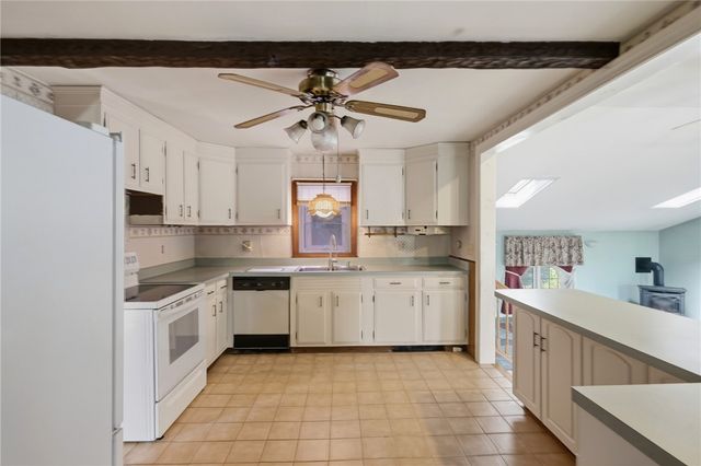 12 Robert Avenue, Portsmouth, RI 02871