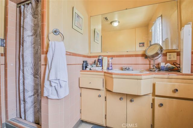 5221 E Beverly Boulevard, Los Angeles, CA 90022