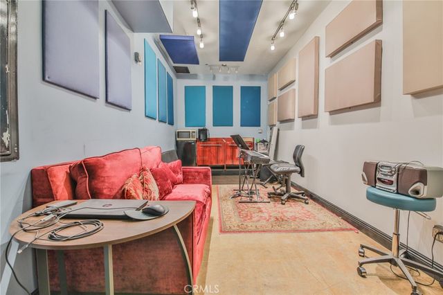 5221 E Beverly Boulevard, Los Angeles, CA 90022