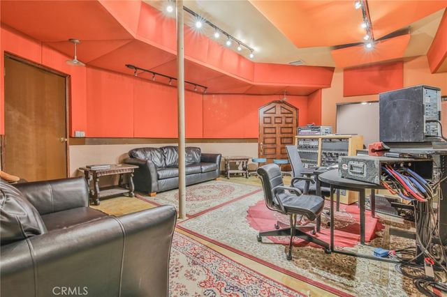 5221 E Beverly Boulevard, Los Angeles, CA 90022