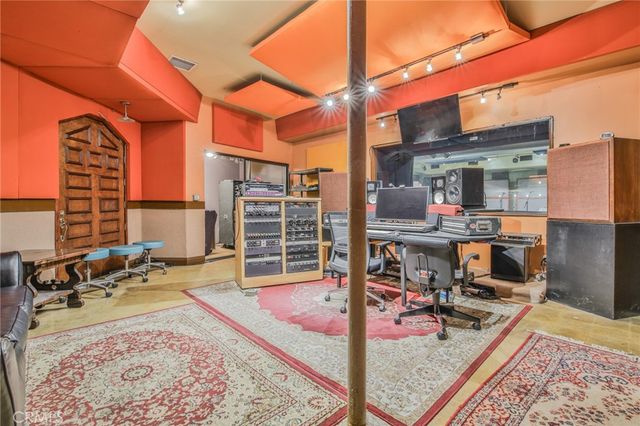 5221 E Beverly Boulevard, Los Angeles, CA 90022