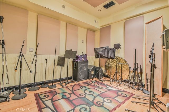 5221 E Beverly Boulevard, Los Angeles, CA 90022