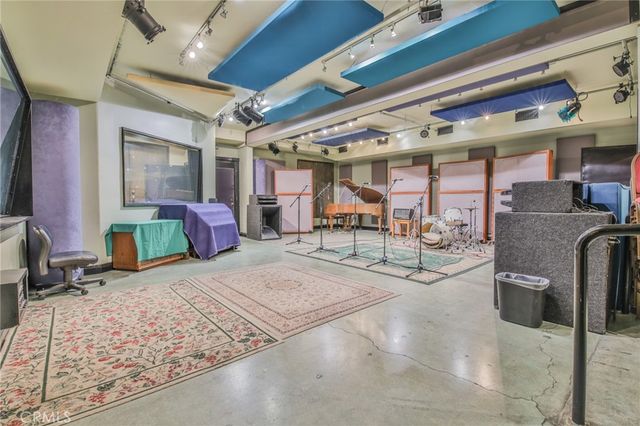 5221 E Beverly Boulevard, Los Angeles, CA 90022