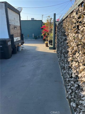 5221 E Beverly Boulevard, Los Angeles, CA 90022