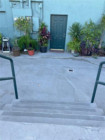 5221 E Beverly Boulevard, Los Angeles, CA 90022