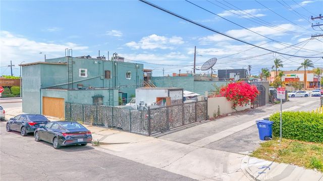 5221 E Beverly Boulevard, Los Angeles, CA 90022