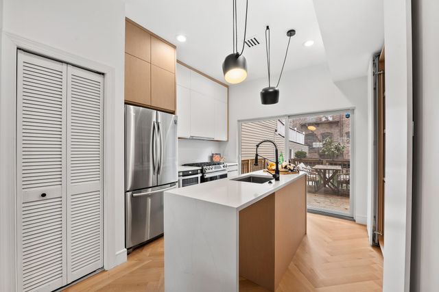 18.5 HIGHLAND AVE, Jc, Journal Square, NJ 07306