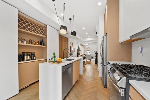 18.5 HIGHLAND AVE, Jc, Journal Square, NJ 07306