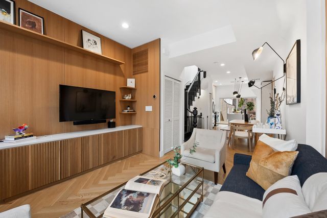 18.5 HIGHLAND AVE, Jc, Journal Square, NJ 07306