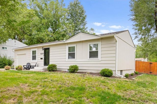 9219 W 100th Street, Overland Park, KS 66212