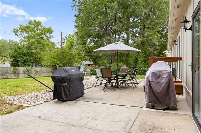 9219 W 100th Street, Overland Park, KS 66212