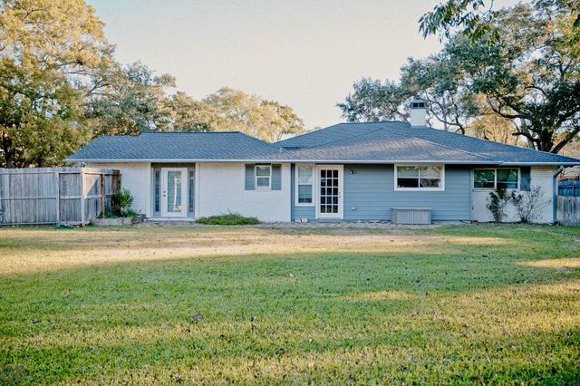 3010 Broadmoor Drive, Sugar Land, TX 77478