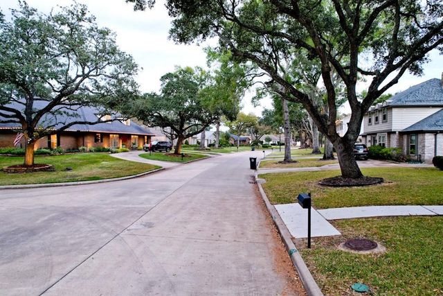 3010 Broadmoor Drive, Sugar Land, TX 77478