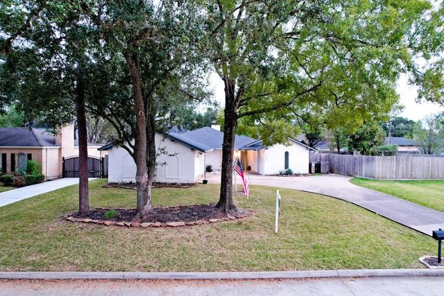 3010 Broadmoor Drive, Sugar Land, TX 77478