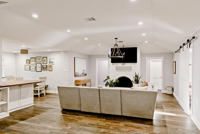 3010 Broadmoor Drive, Sugar Land, TX 77478