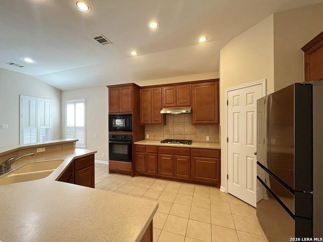 18606 Crosstimber, San Antonio, TX 78258