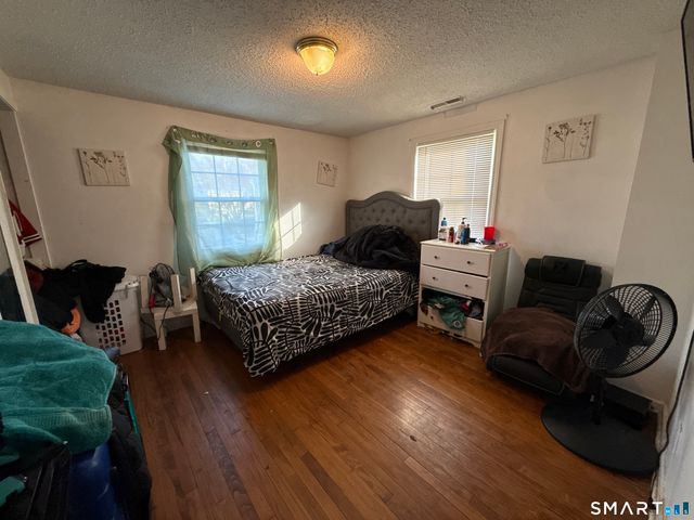 27-29 McLaughlin Terrace, Derby, CT 06418