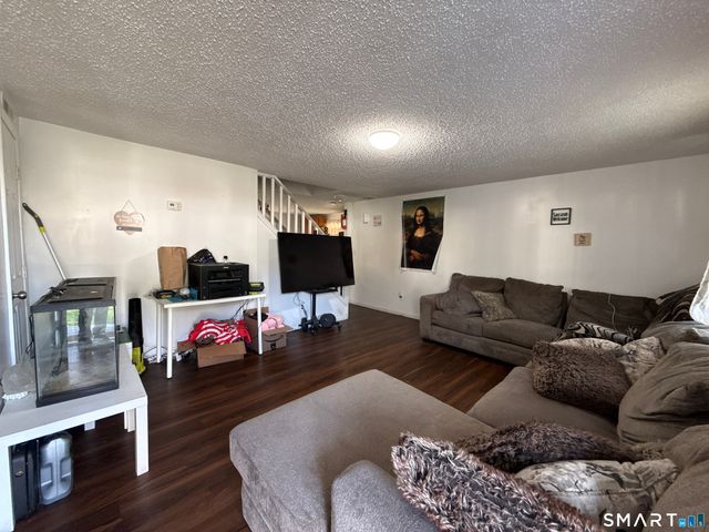 27-29 McLaughlin Terrace, Derby, CT 06418