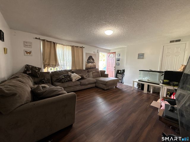 27-29 McLaughlin Terrace, Derby, CT 06418