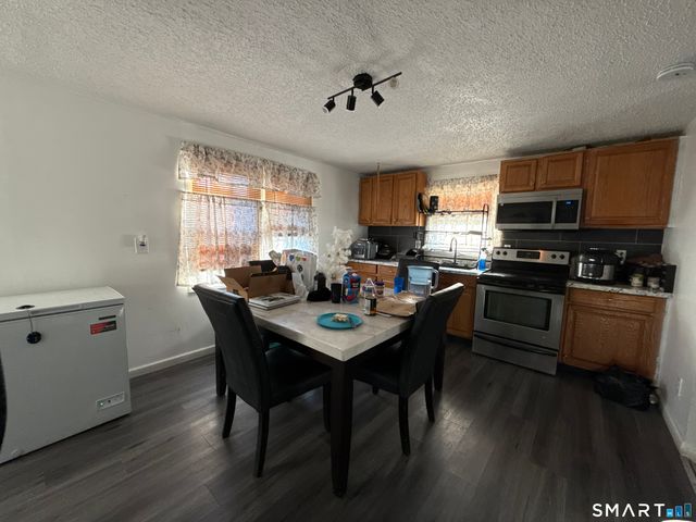 27-29 McLaughlin Terrace, Derby, CT 06418