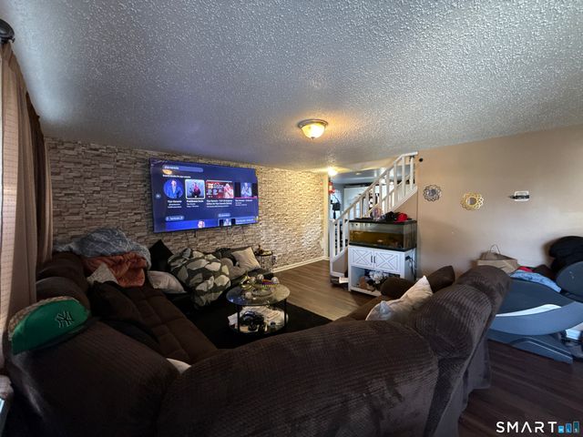 27-29 McLaughlin Terrace, Derby, CT 06418