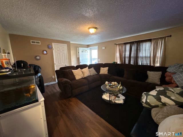 27-29 McLaughlin Terrace, Derby, CT 06418