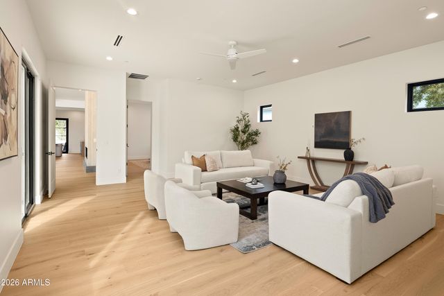 2901 E PIERSON Street, Phoenix, AZ 85016