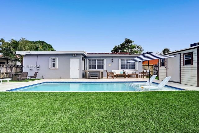 1305 Funston St, Hollywood, FL 33019