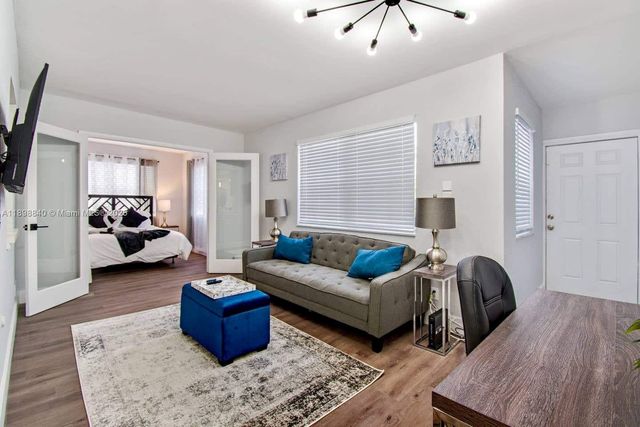1305 Funston St, Hollywood, FL 33019