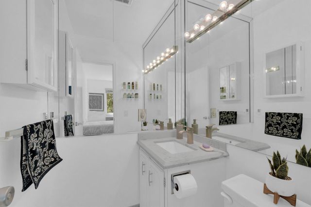 406 S Cypress Road 330, Pompano Beach, FL 33060