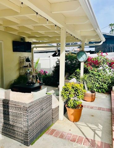 8721 Farralone, West Hills (los Angeles), CA 91304