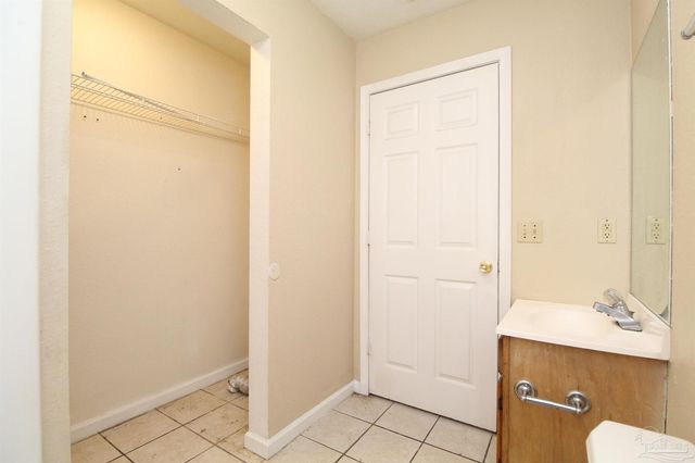 601 N 61st Ave D, Pensacola, FL 32506