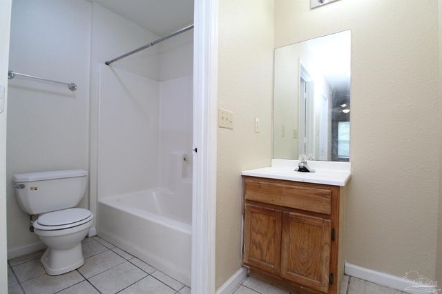 601 N 61st Ave D, Pensacola, FL 32506