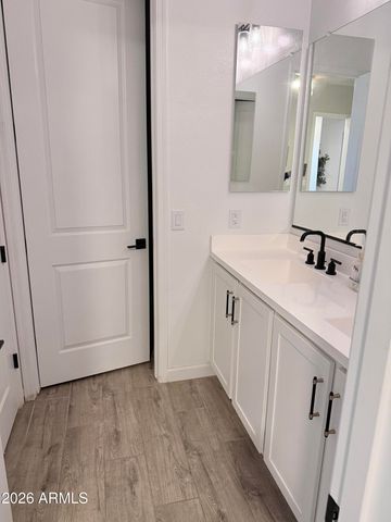 6035 S ADELLE Avenue, Mesa, AZ 85212