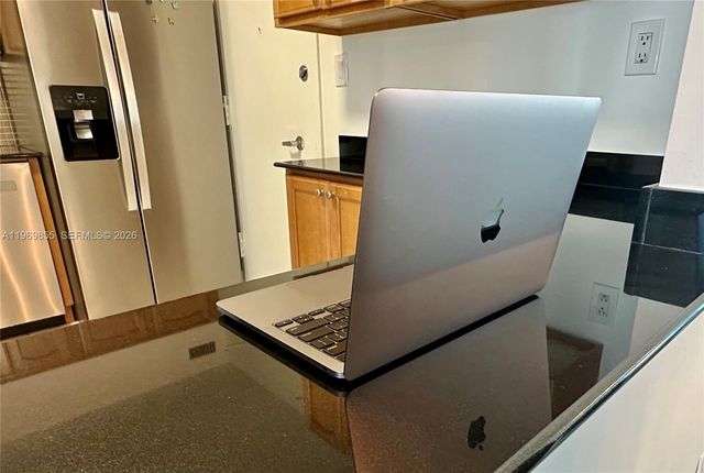 5161 Collins Ave 1017, Miami Beach, FL 33140