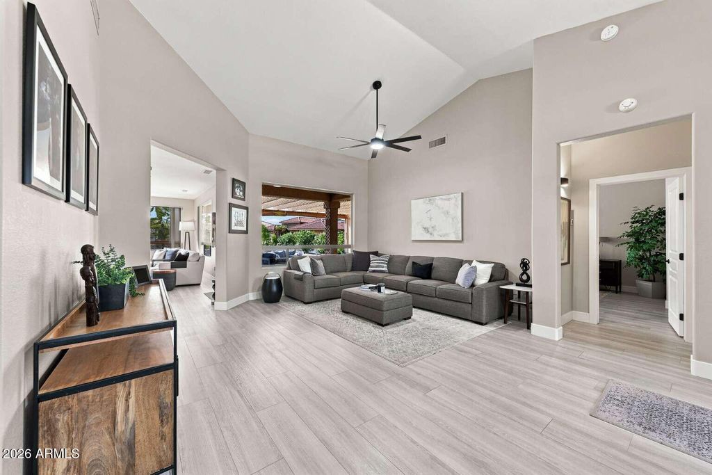 17514 N HORSESHOE Drive, Surprise, AZ 85374 — photo 2