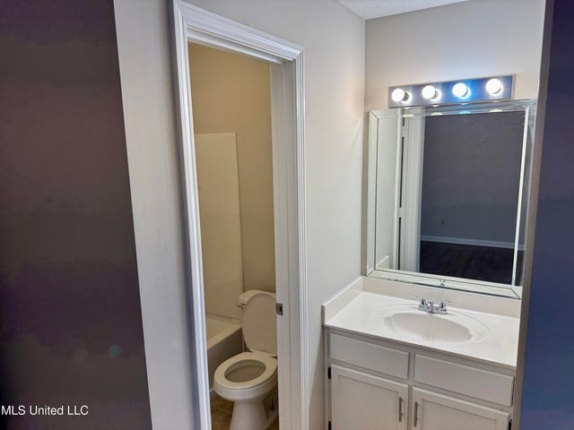 2928 Churchwell Drive, Horn Lake, MS 38637