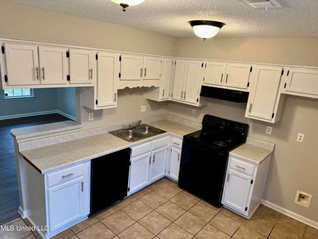 2928 Churchwell Drive, Horn Lake, MS 38637