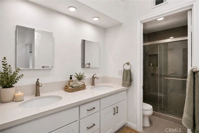 122 Almador, Irvine, CA 92614