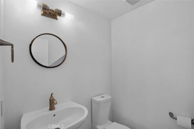 122 Almador, Irvine, CA 92614