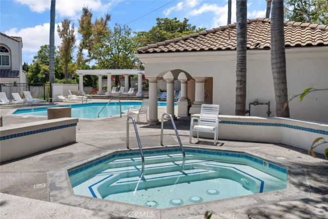 122 Almador, Irvine, CA 92614